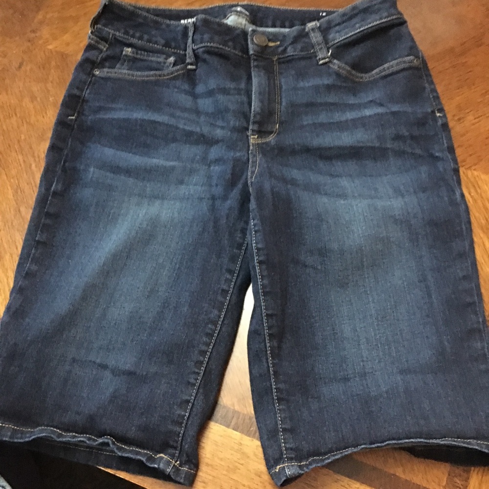 Womens St. John’s bay Bermuda denim shorts size 12
